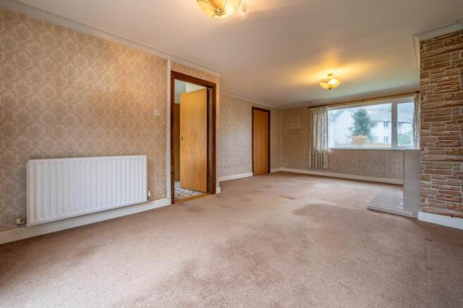 SITTING/DINING ROOM