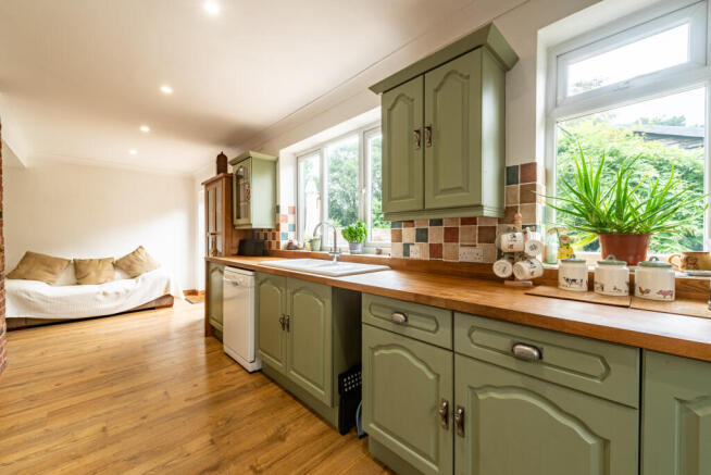 5AmbarrowCrescent-24
