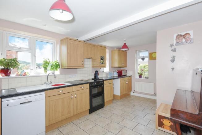 Fitted kitchen