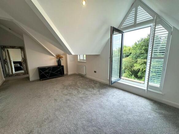 Master bedroom 2.jpg