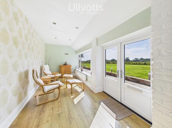 4 bed Detached for sale Image 9