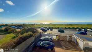 Flat 4, 63 Aquarius, Boscombe Overcliff Drive, Bournemouth BH5 2EJ