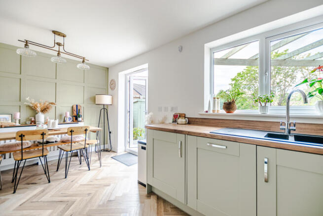 4 bed Semi-Detached for sale Image 9