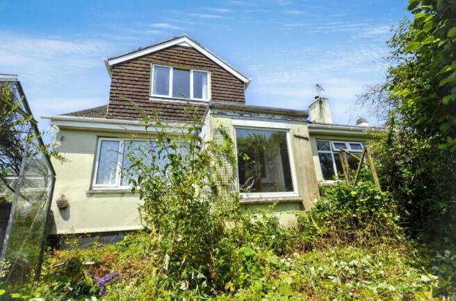 5-bed detached on Falmouth, £325,000
