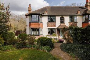 28, Forest Court, London E11 1PL