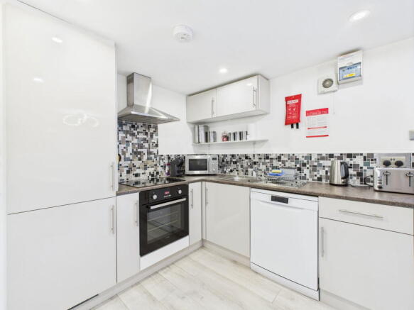 2 bed Flat for sale Image 10