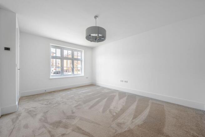 4 bed Detached for sale Image 12