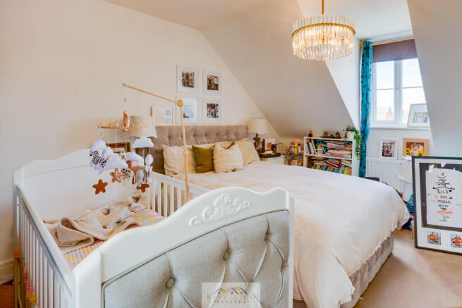 3 bed Semi-Detached for sale Image 10