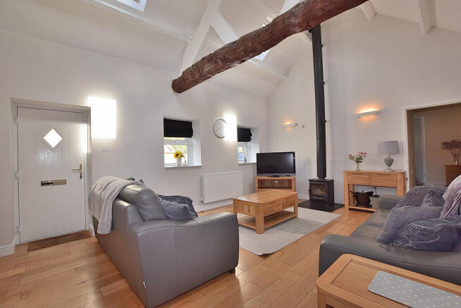 living room new_0...
