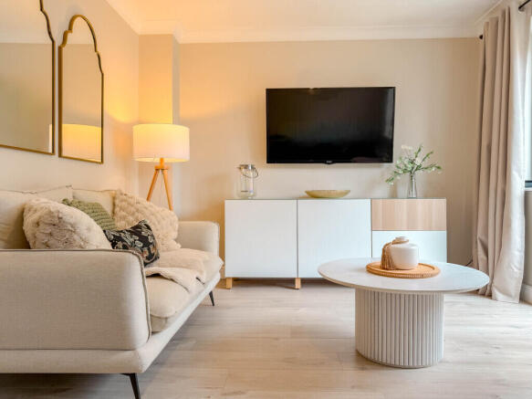 3 bed House for sale Image 2