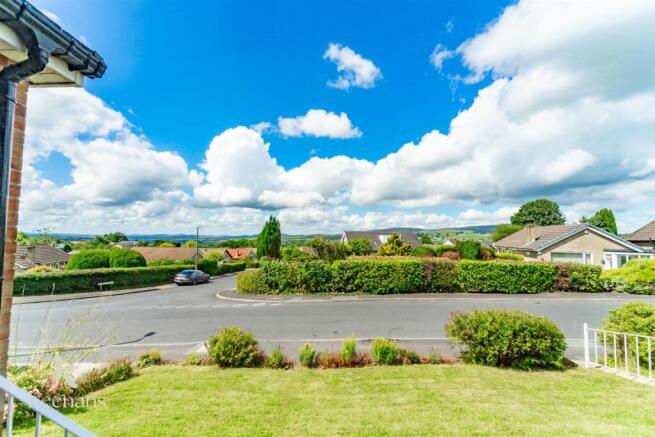 2 bed Semi-Detached Bungalow for sale Image 11