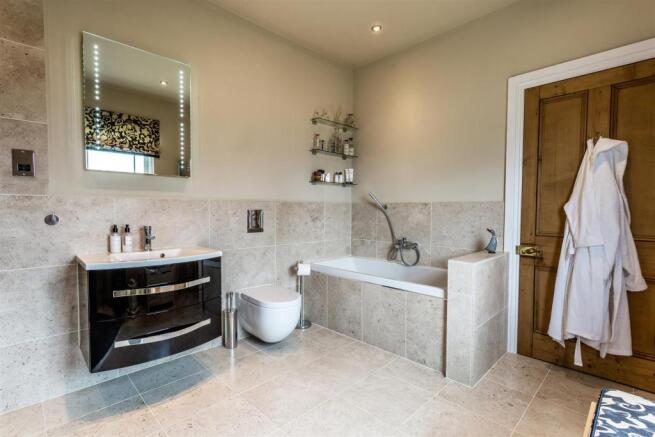 Luxury Family Bathro
