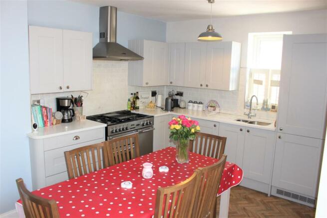 Superb, Open-Plan Living Dining Kitchen