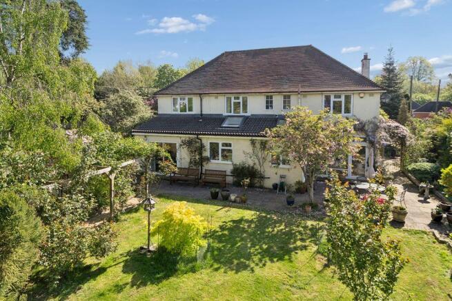 Cherry Tree Road, Farnham Royal. photo 4