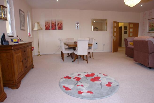 2 bed Apartment for sale Image 9