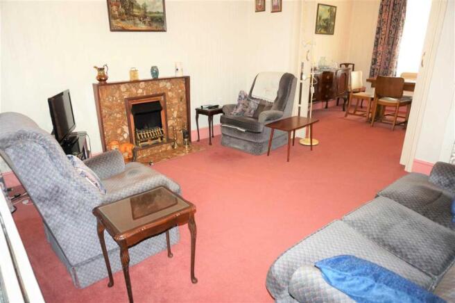 OPEN PLAN LOUNGE AND