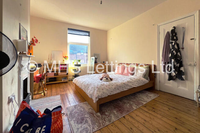 3 bed Terraced to rent Image 9