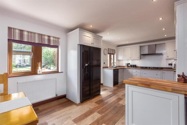 3 bed Terraced for sale Image 9
