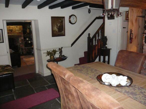 DINING ROOM/HALLWAY
