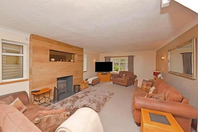 5 bed Detached for sale Image 5