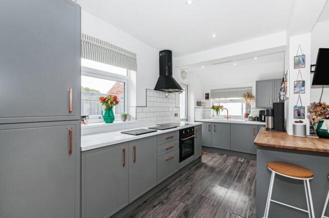 3 bed Semi-Detached for sale Image 5