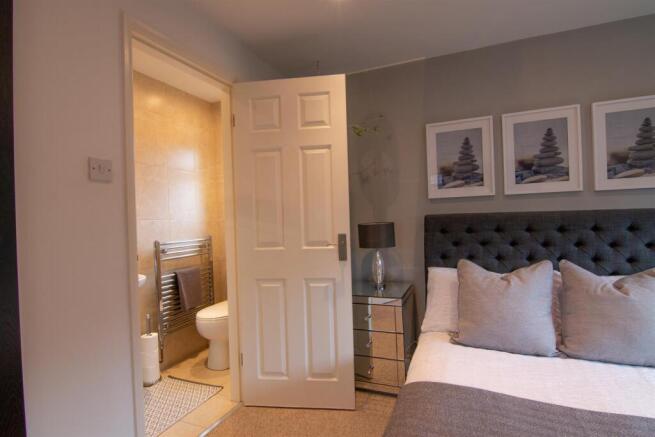 13. MASTER BED AND ENSUITE.jpg