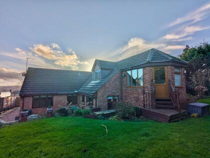 New Road, Staincross