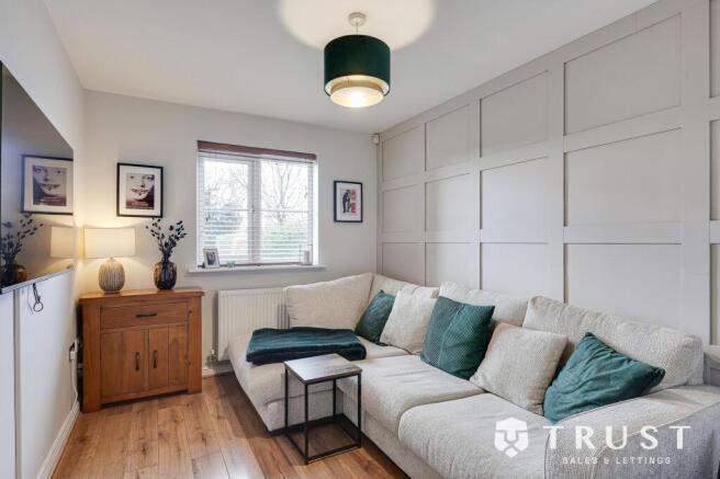 5 bed Detached for sale Image 11