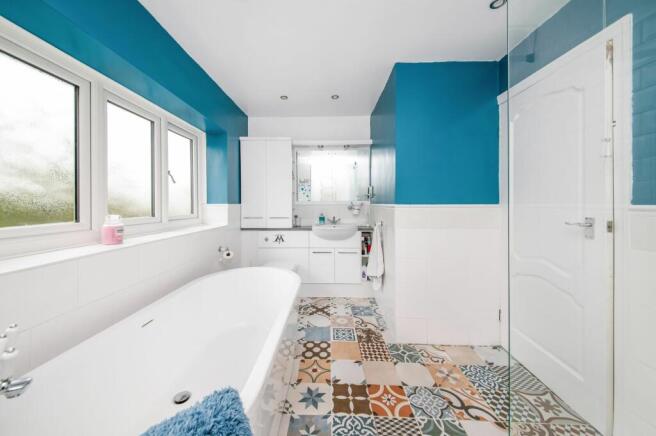 HOUSE BATHROOM