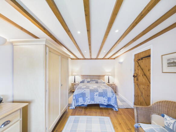 3 bed Barn Conversion for sale Image 8