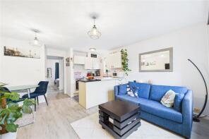 106, Manor Fields, Horsham RH13 6SB