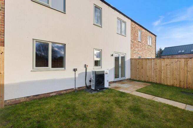 3 bed Town House for sale Image 8