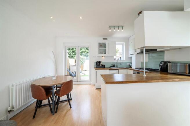 dining/kitchen area
