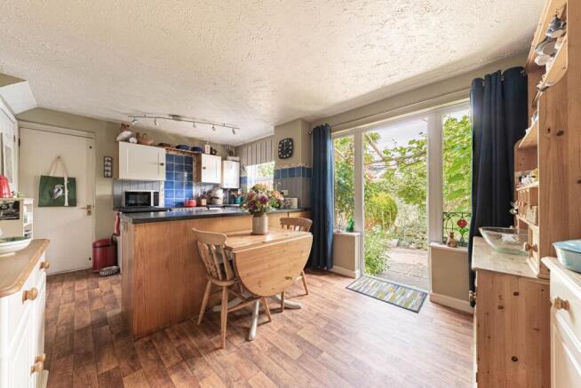Kitchen/Dining Room (2)