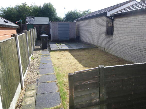 2 bed End of Terrace to rent Image 6