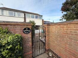 38, Kipling Close, Lowestoft NR33 7NZ