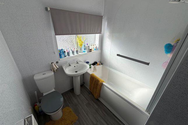2 bed Semi-Detached for sale Image 5