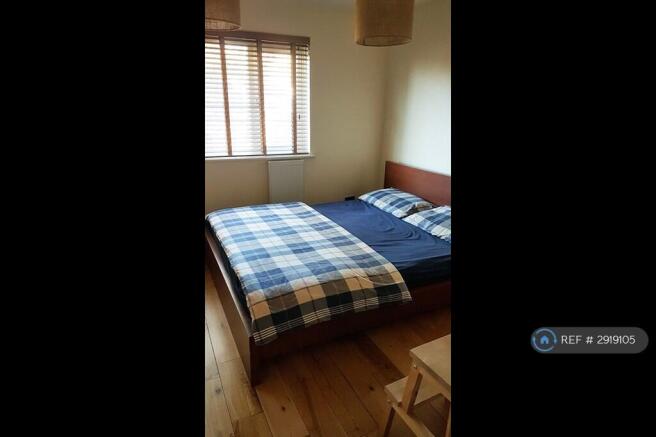 Master Bedroom - Photo 1