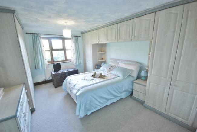 MASTER BEDROOM: