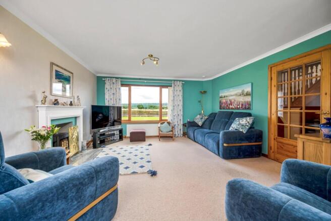 Sitting/Dining Room