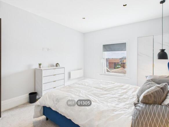 3 bed Apartment to rent Image 12