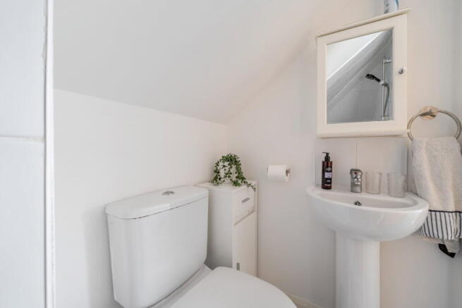 4 bed Semi-Detached for sale Image 11