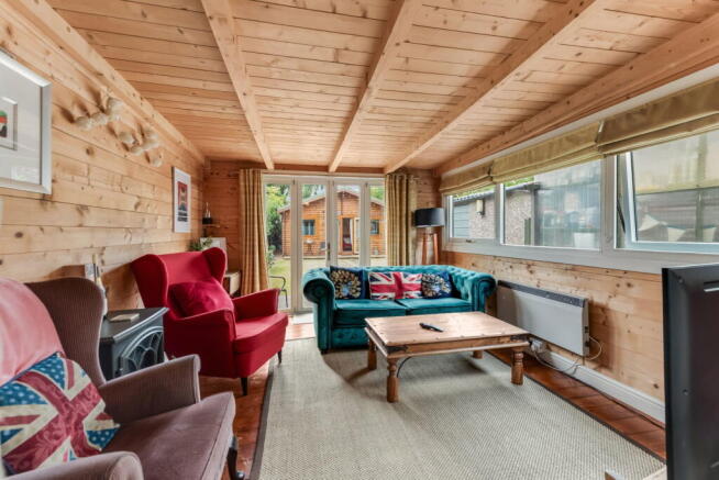 4 bed Semi-Detached for sale Image 4