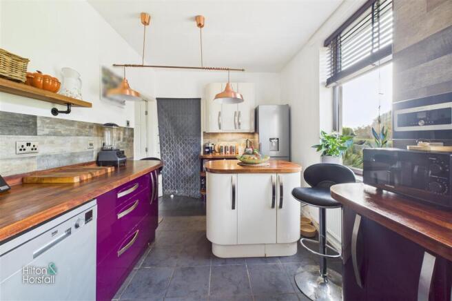 3 bed Semi-Detached for sale Image 5