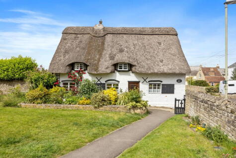 School Road, Bishops Cleeve, Cheltenham, GL52 8BA