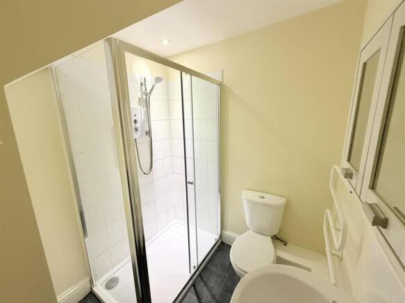 Flat 1, 60 Claremont Road, Seaford, East Sussex photo 5