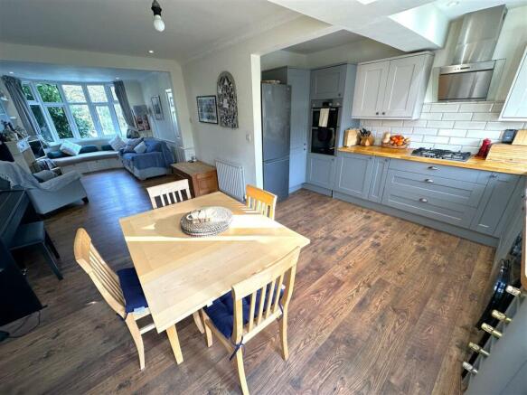 Living/Kitchen Area