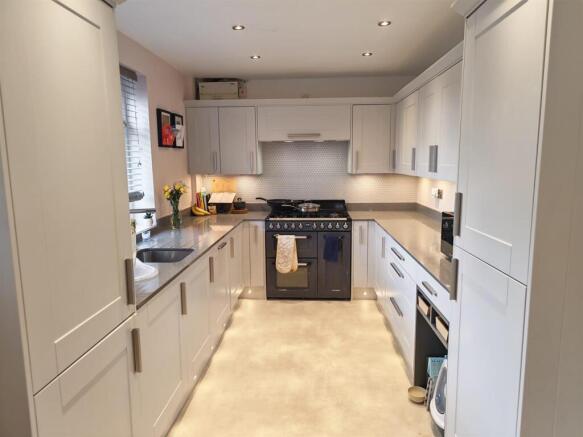 3 bed Semi-Detached for sale Image 2