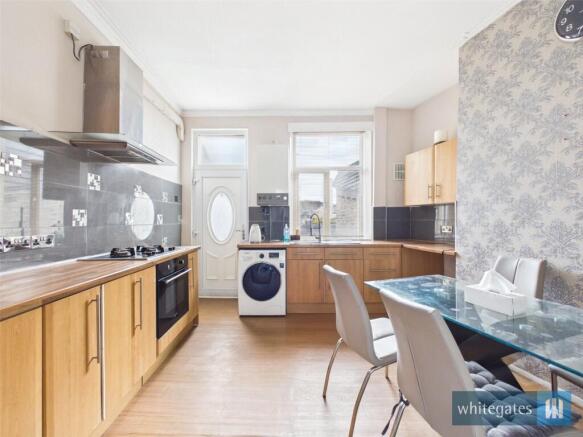 3 bed Terraced for sale Image 6