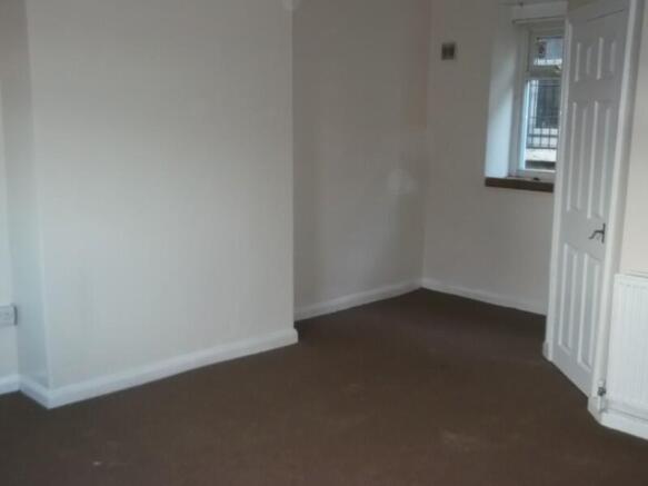 2 bed Terraced to rent Image 4